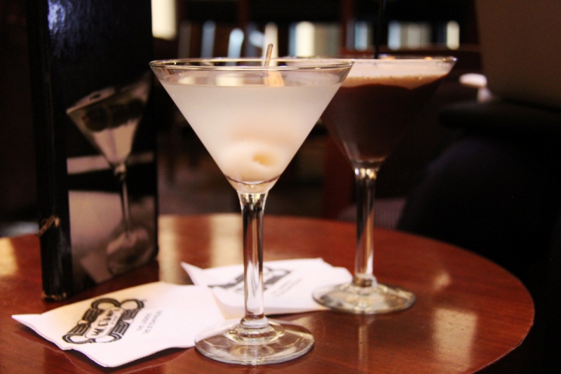 brasserie-LUCERAM-min_martini_bar_lychee_chocolate_alcohol_liquor_happy_hour_happy-910161